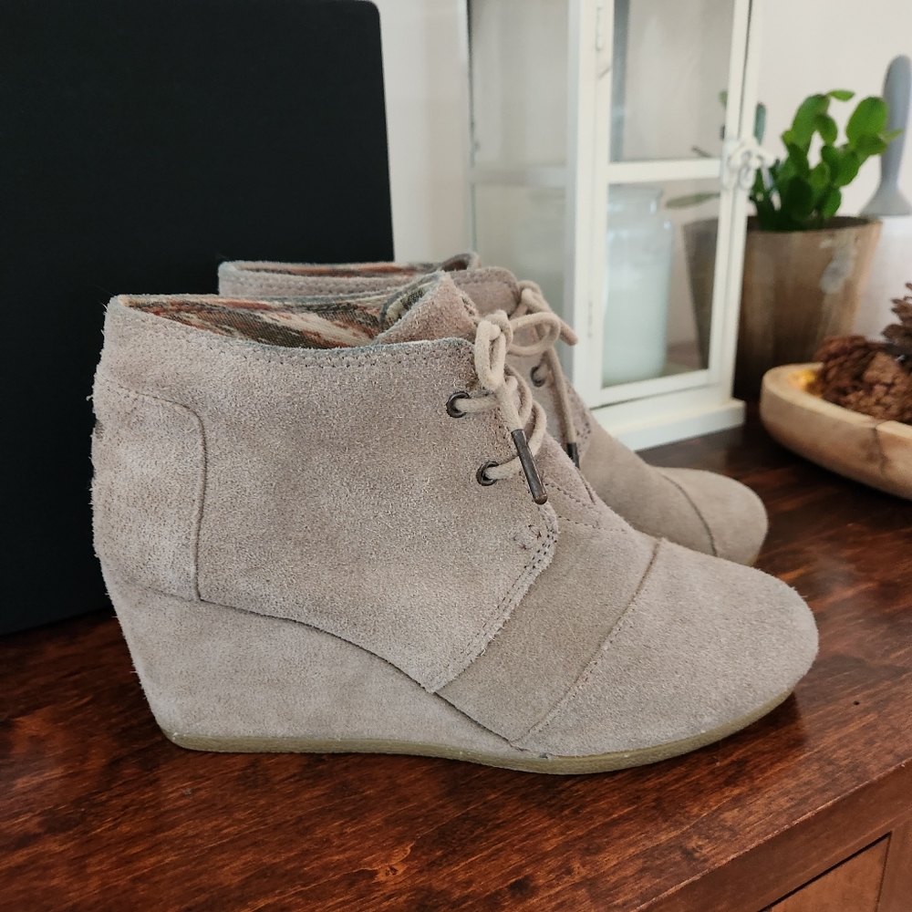 Tom's Wedge Bootie